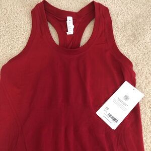 NWT. Athleta momentum tank.